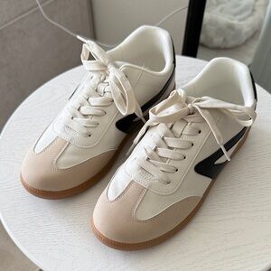 Dolce Vita Women's Classic Beige and White Sneakers